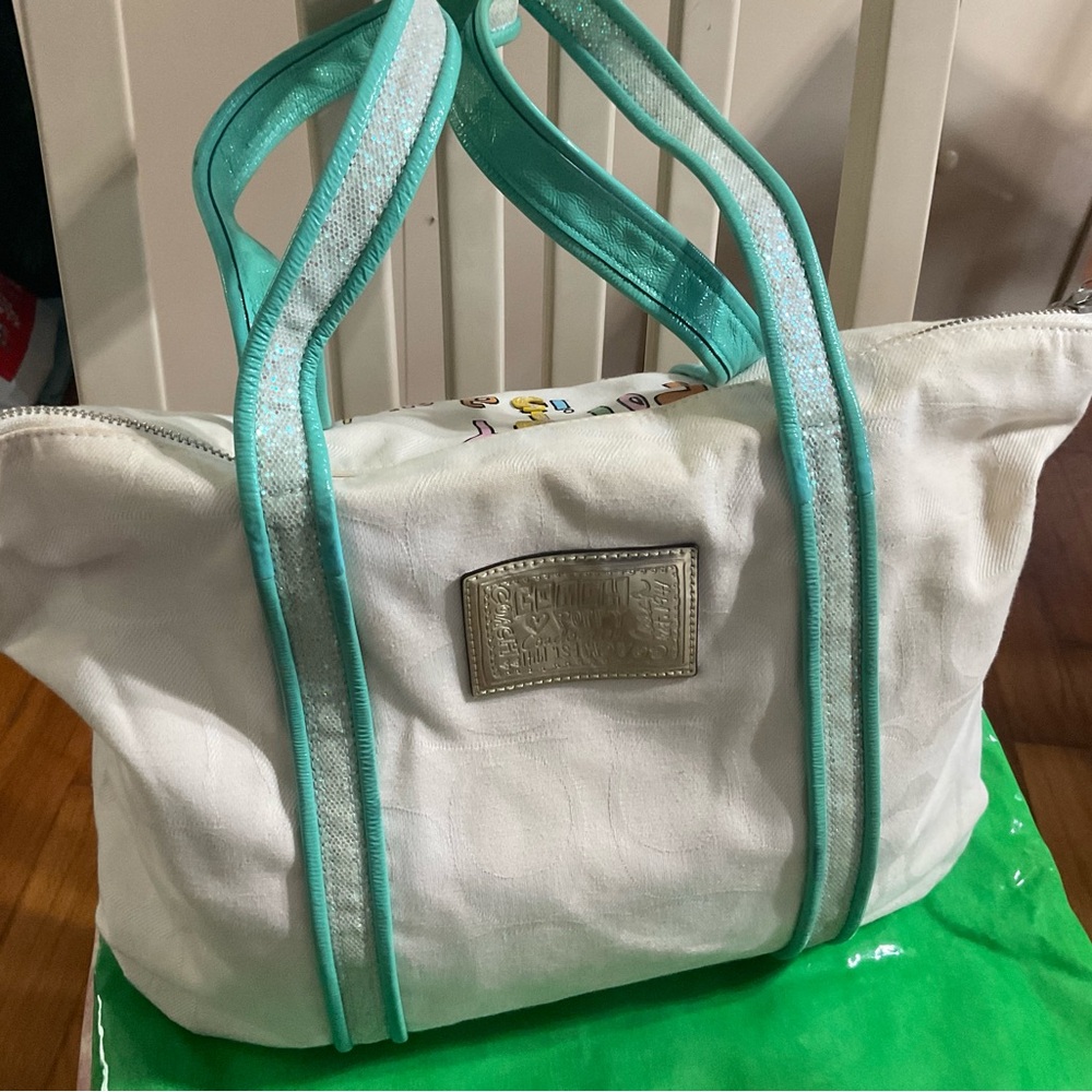 Coach Poppy Love Glam Spotlight Script Sequin Signature Tote Purse White/Cream. - Picture 10 of 16